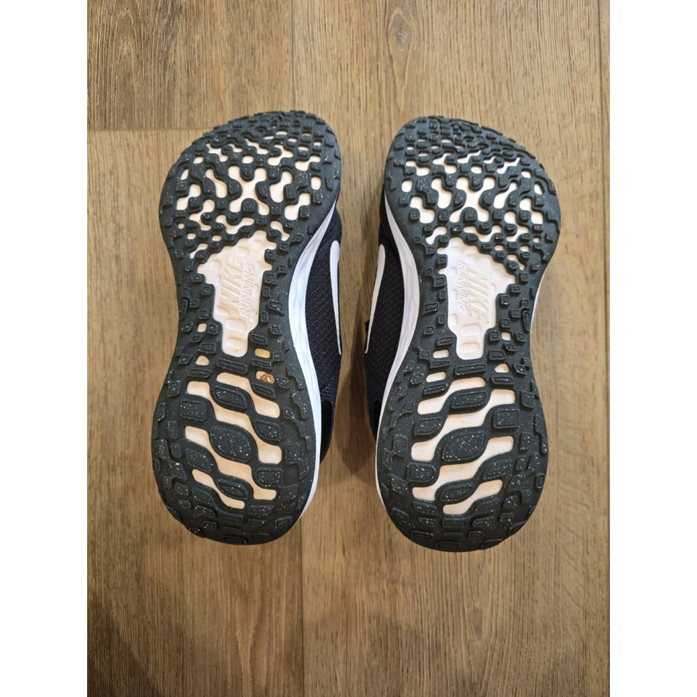 Nike Revolution 6 NN Running Shoes Women’s 8.5 Black White Sneaker DC3729-003 - Picture 8 of 12